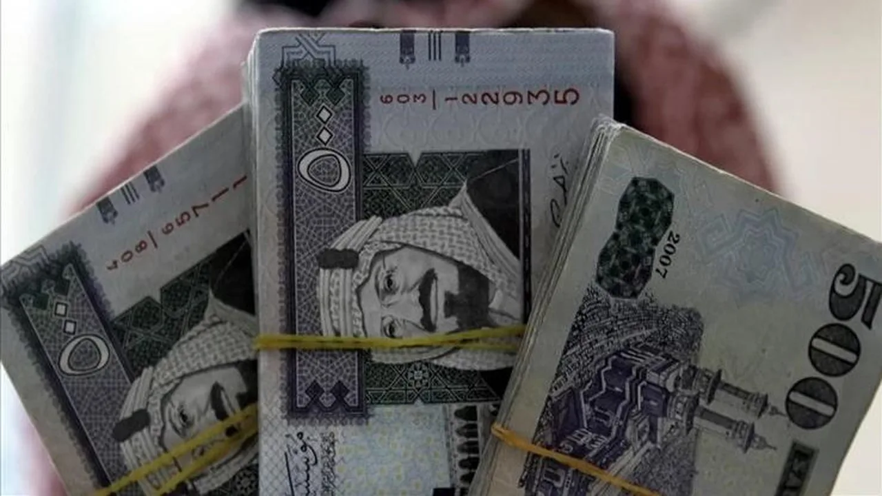 أسعار الدولار واليورو والإسترليني مقابل الريال السعودي في مناسبة الجمعة
